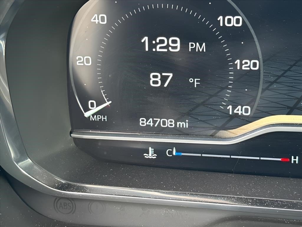 Used 2022 White Frost Tricoat GMC AT4 image 23