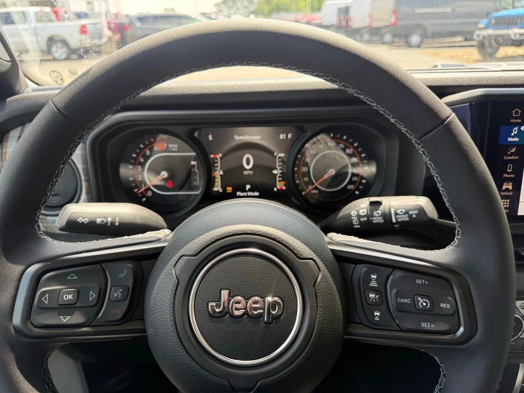 New 2026 Bright White Clear-Coat Exterior Paint Jeep 85th Anniversary Edition image 21