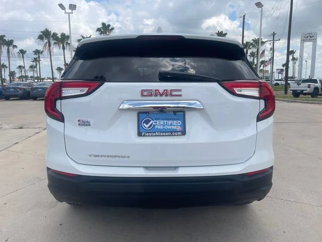 Used 2024 White GMC SLE image 4