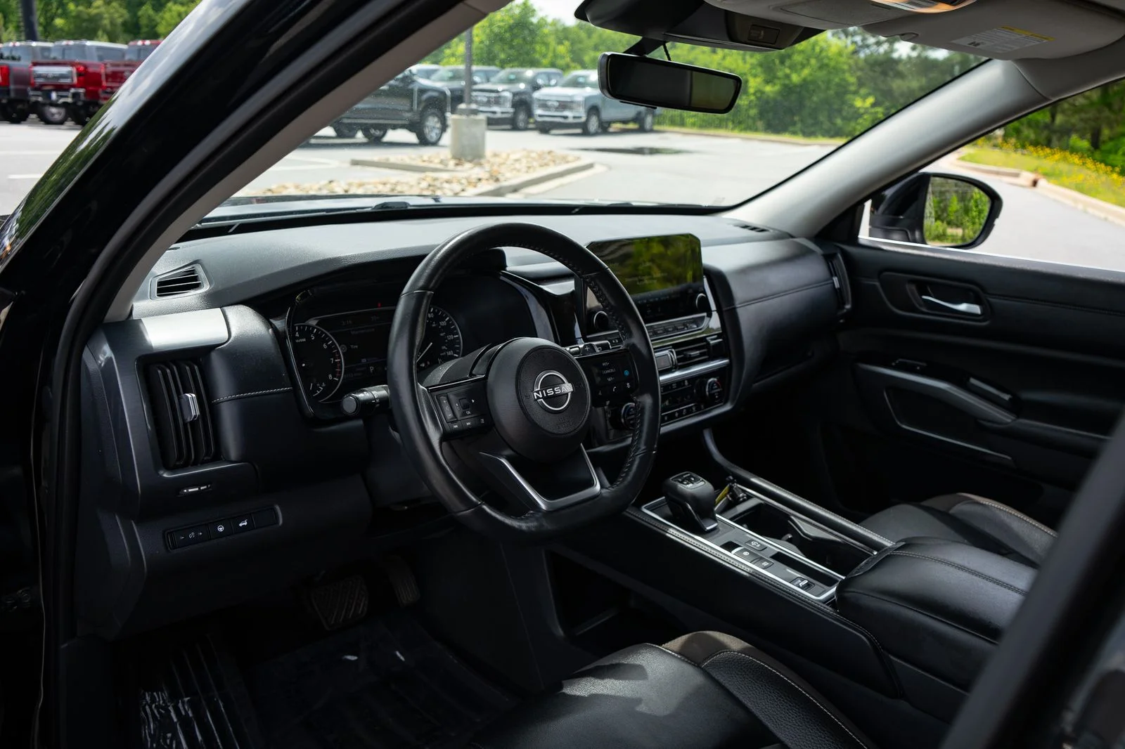 Used 2024 Black Nissan SL image 13