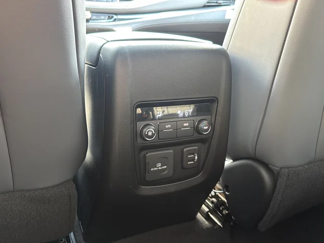 Used 2023 Red Buick Essence image 30