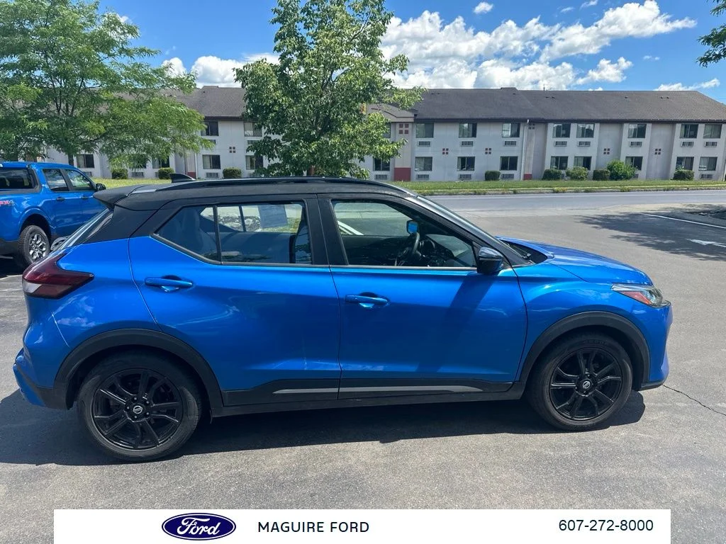 Used 2021  Nissan SR image 3