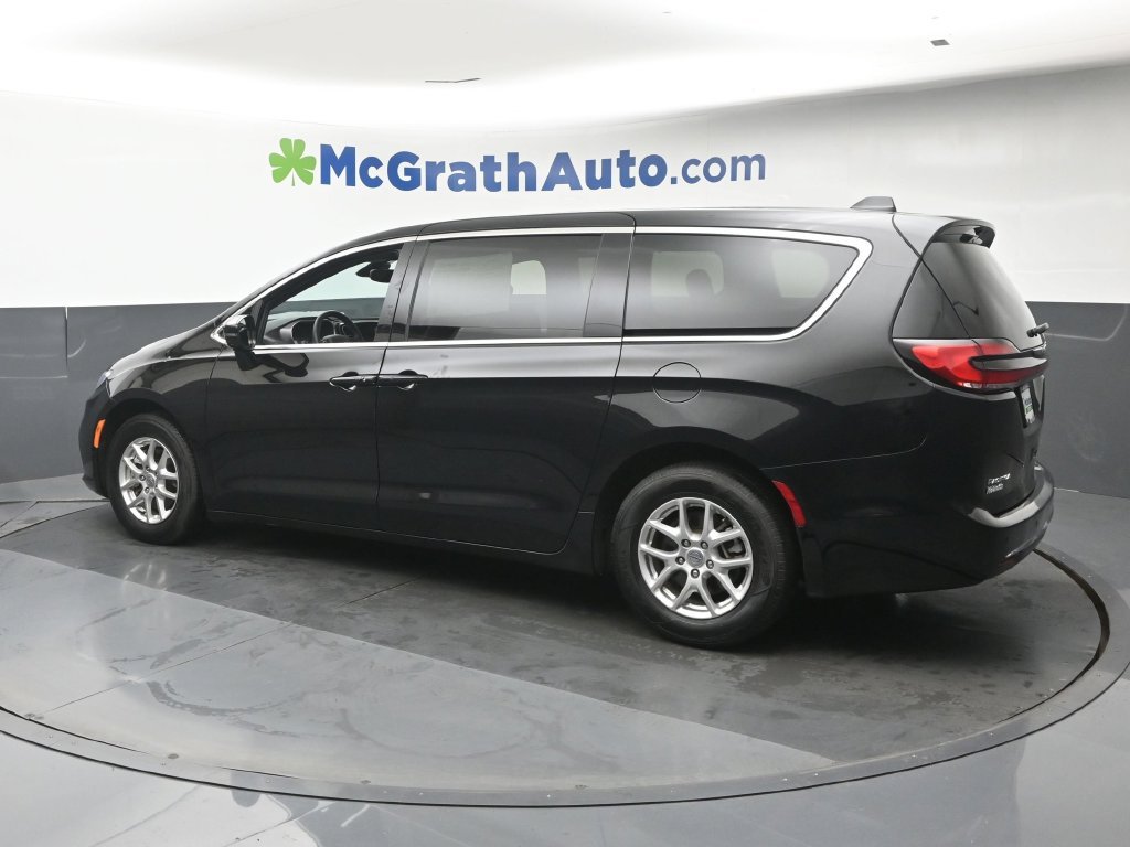 Used 2025 Black Chrysler Select image 24