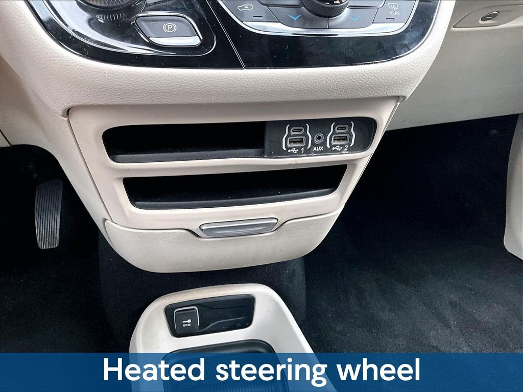 Used 2023 White Chrysler LX image 21