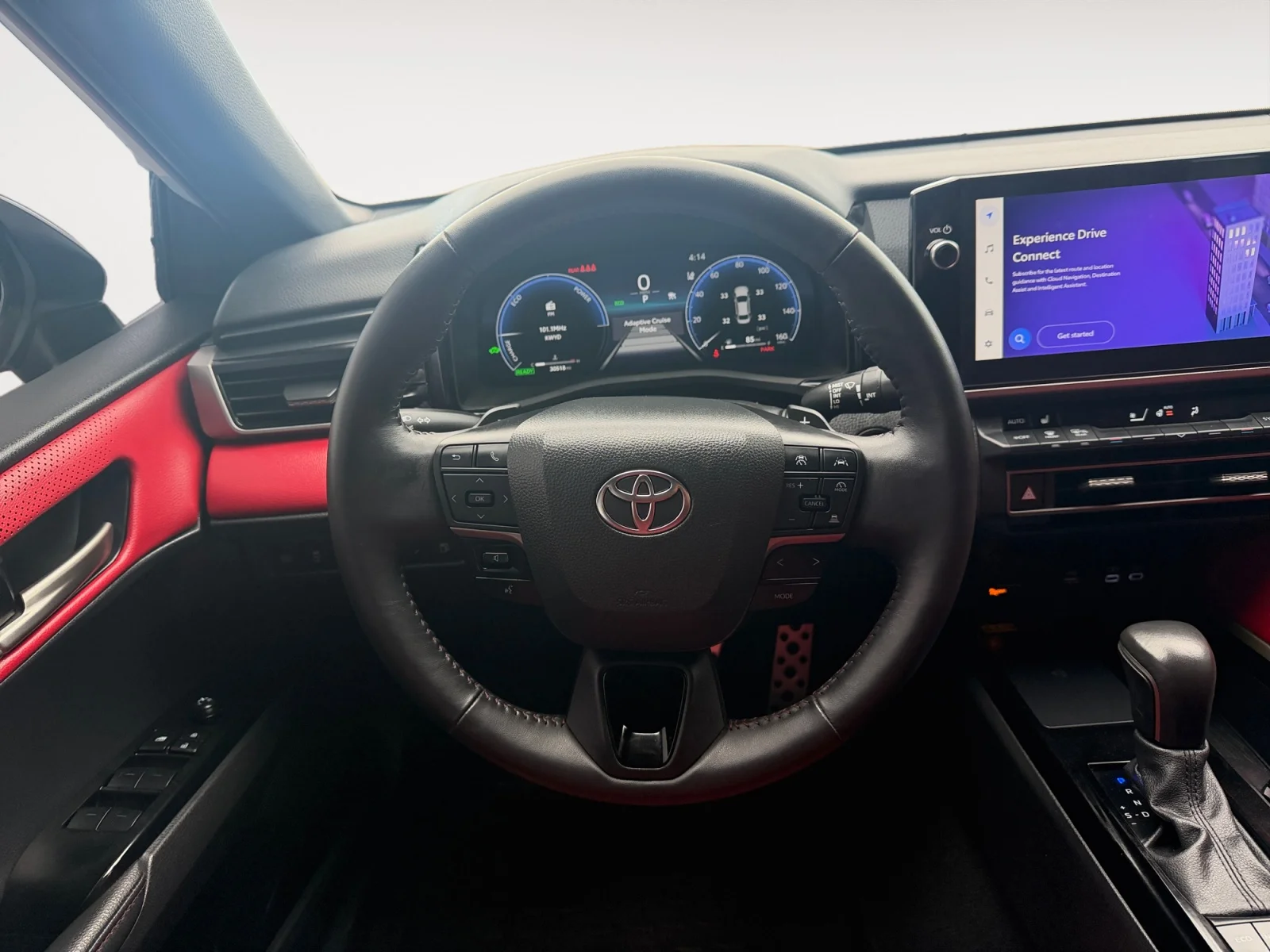 Used 2025 Wind Chill Pearl Toyota XSE image 12