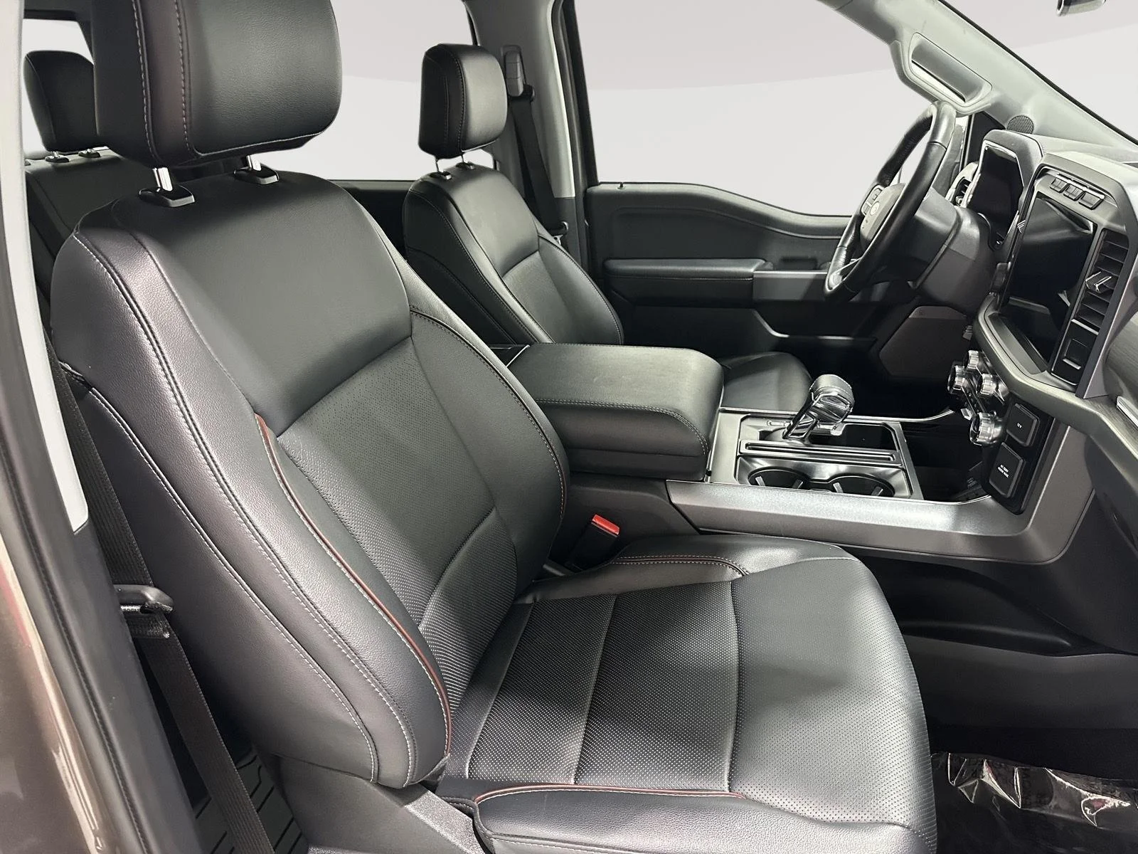 Used 2023 Bronze Ford XL image 26
