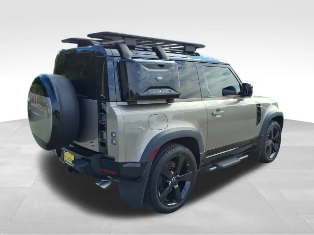 Used 2023 Gray Land Rover V8 image 13