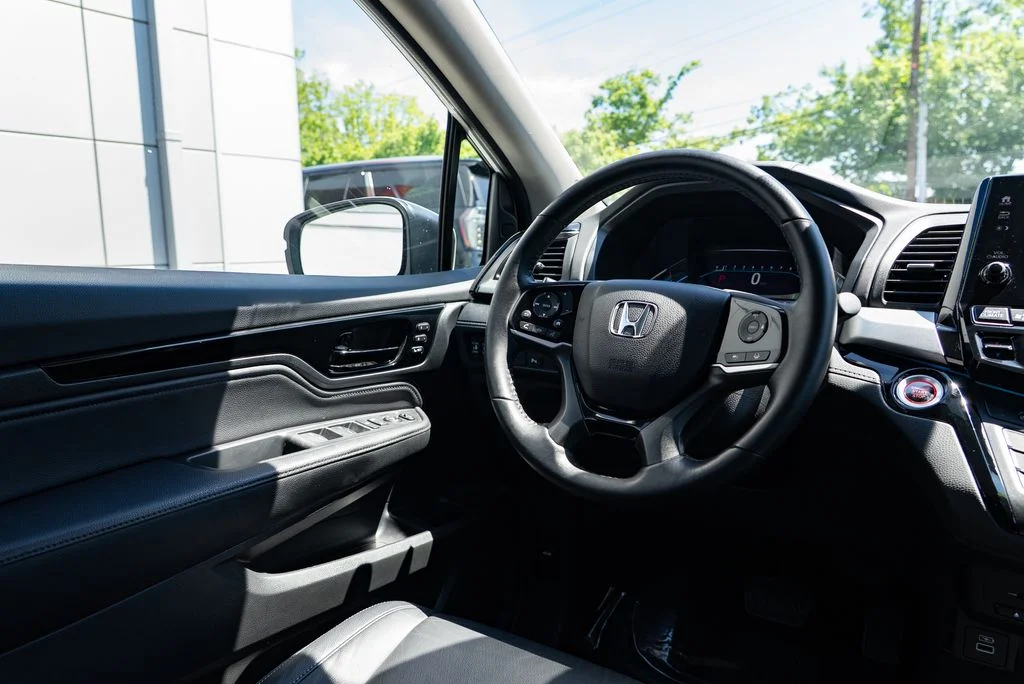 Used 2022 White Honda Touring image 11