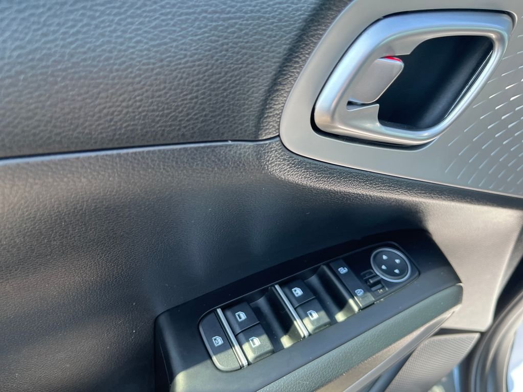 Used 2025 Gray Kia LX image 10