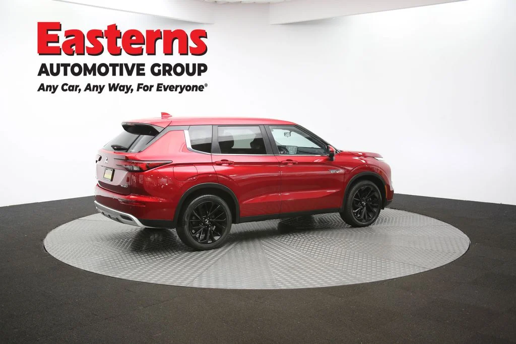 Used 2023 Red Mitsubishi SE image 41