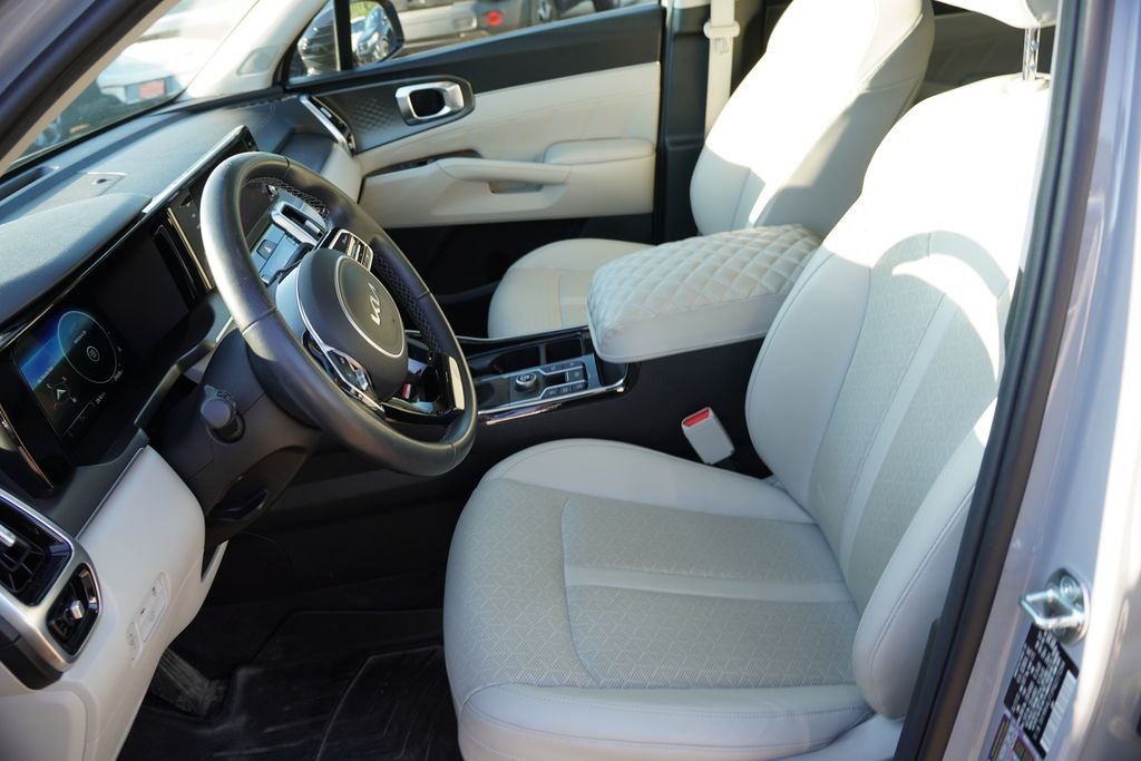 Used 2023 Wolf Gray Kia SX image 4