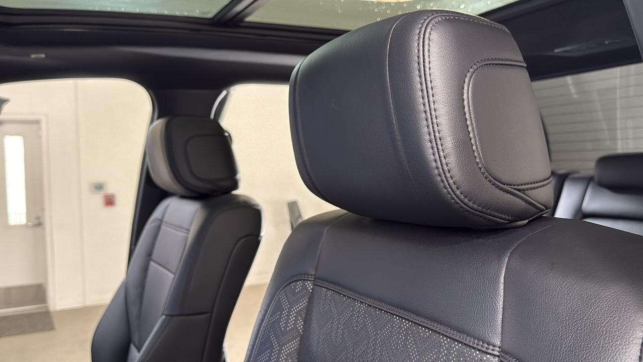 Certified Used 2025  Toyota Limited image 13