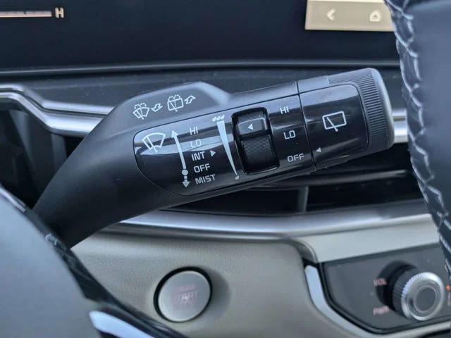 2025 Kia Sorento S - Photo 29