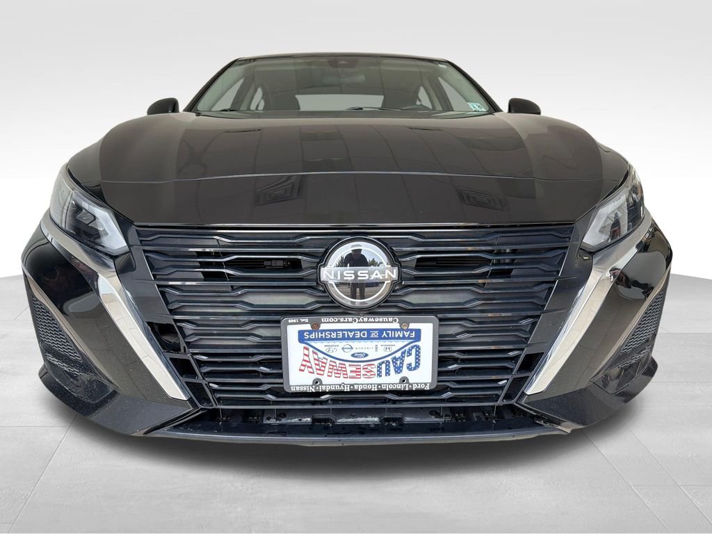 Used 2024 Black Nissan 2.5 S image 3