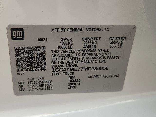 Used 2021 SUMMIT WHITE Chevrolet Custom image 31
