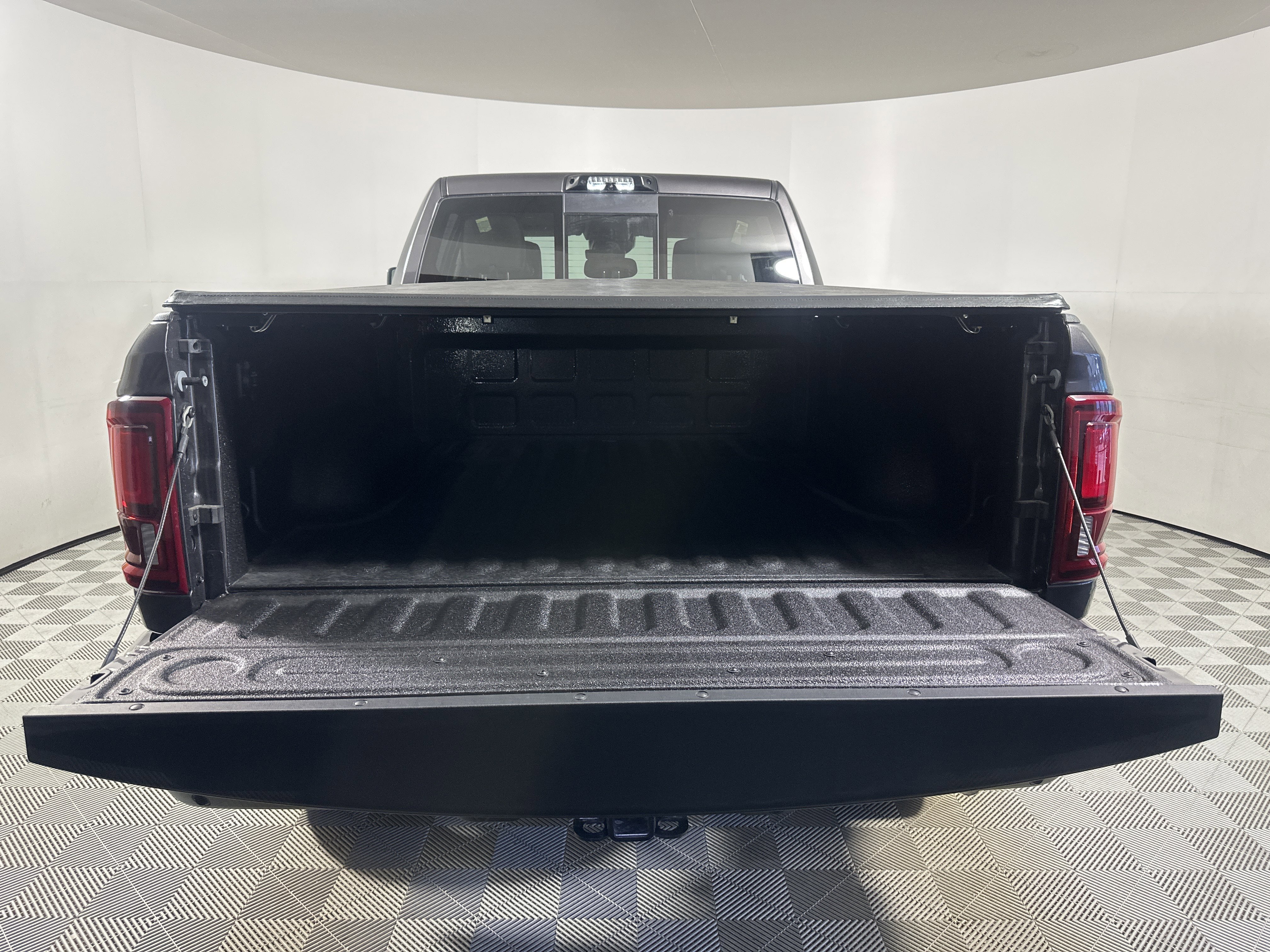 New 2026 Granite Crystal Metallic Clearcoat Ram Longhorn image 24