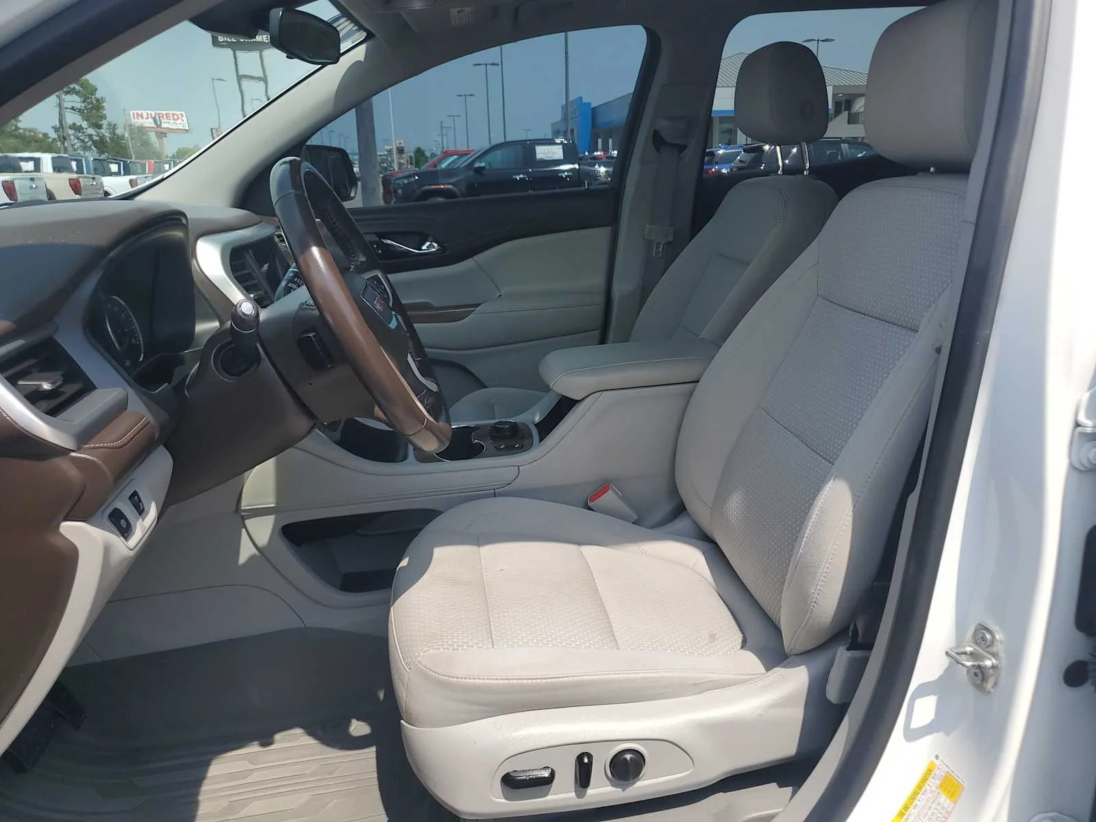 Used 2020 SUMMIT WHITE GMC SLE image 20