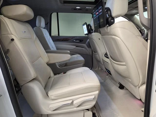 Used 2023 Crystal White Tricoat Cadillac Sport Platinum image 19