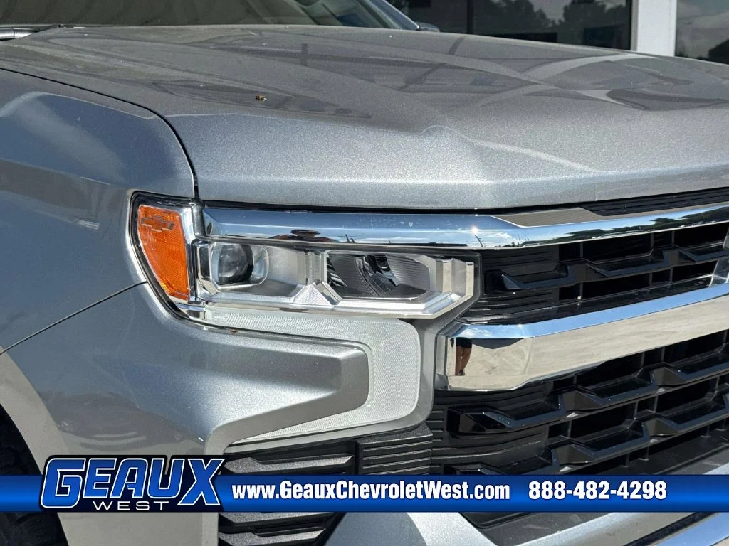 Used 2023 Gray Chevrolet LT image 3