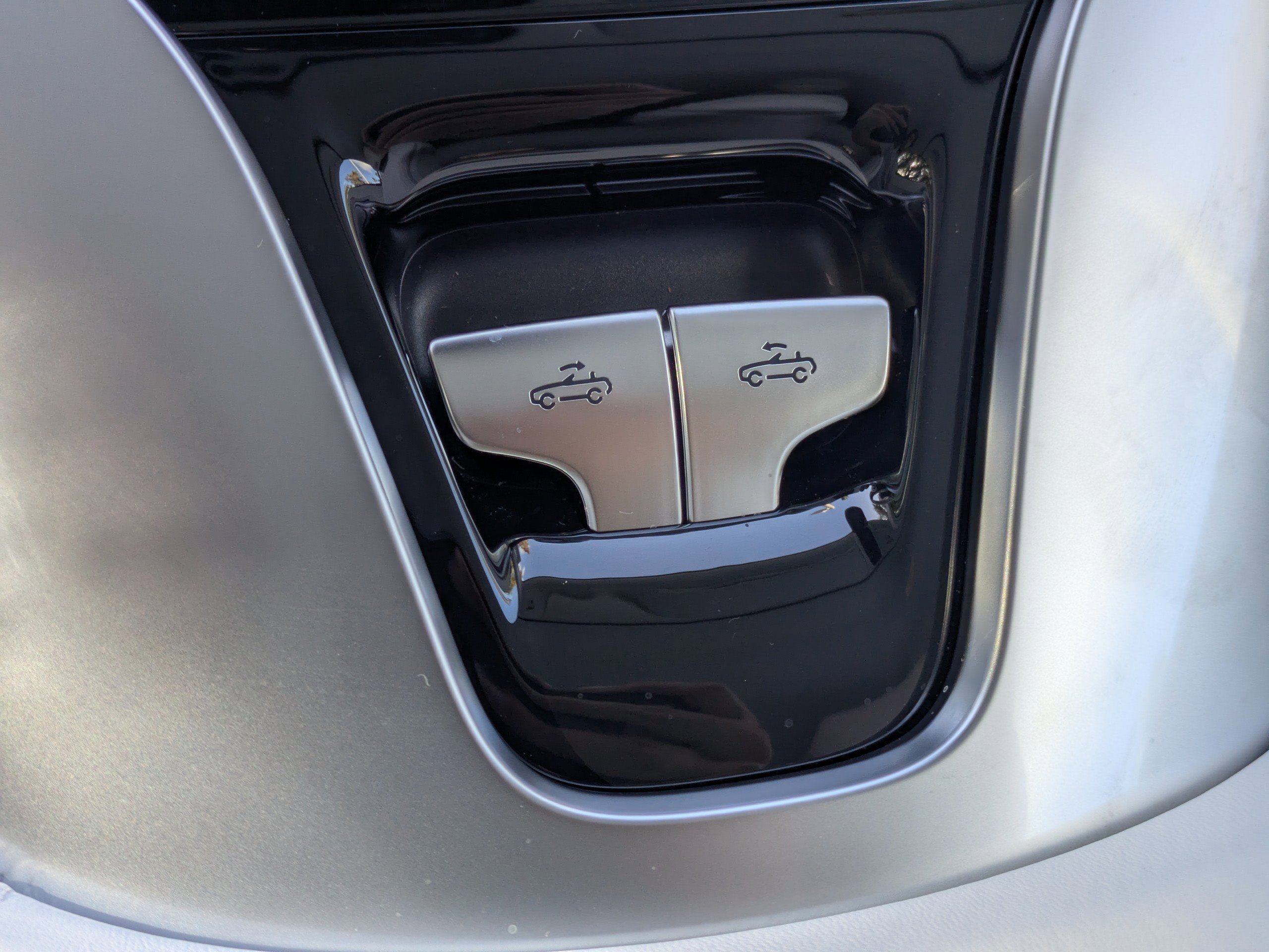 New 2026 MANUFAKTUR moonlight white magno (White Ambiance) Mercedes-Benz Maybach SL 680 Monogram Series image 34