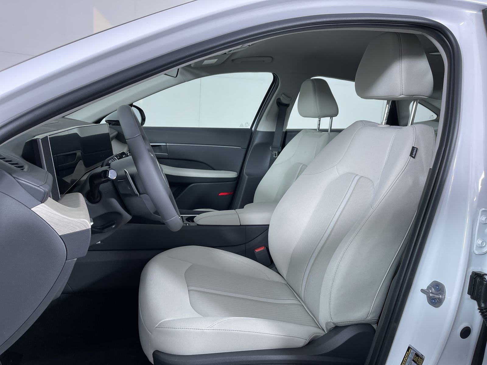 2025 Hyundai Sonata Hybrid SEL - Photo 22