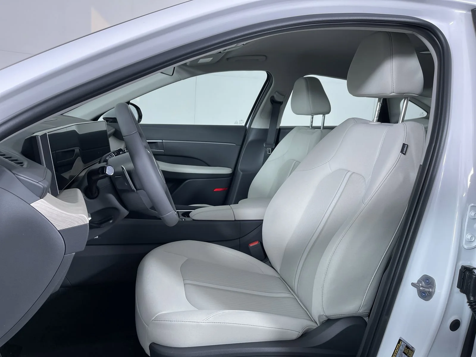 2025 Hyundai Sonata Hybrid SEL - Photo 22