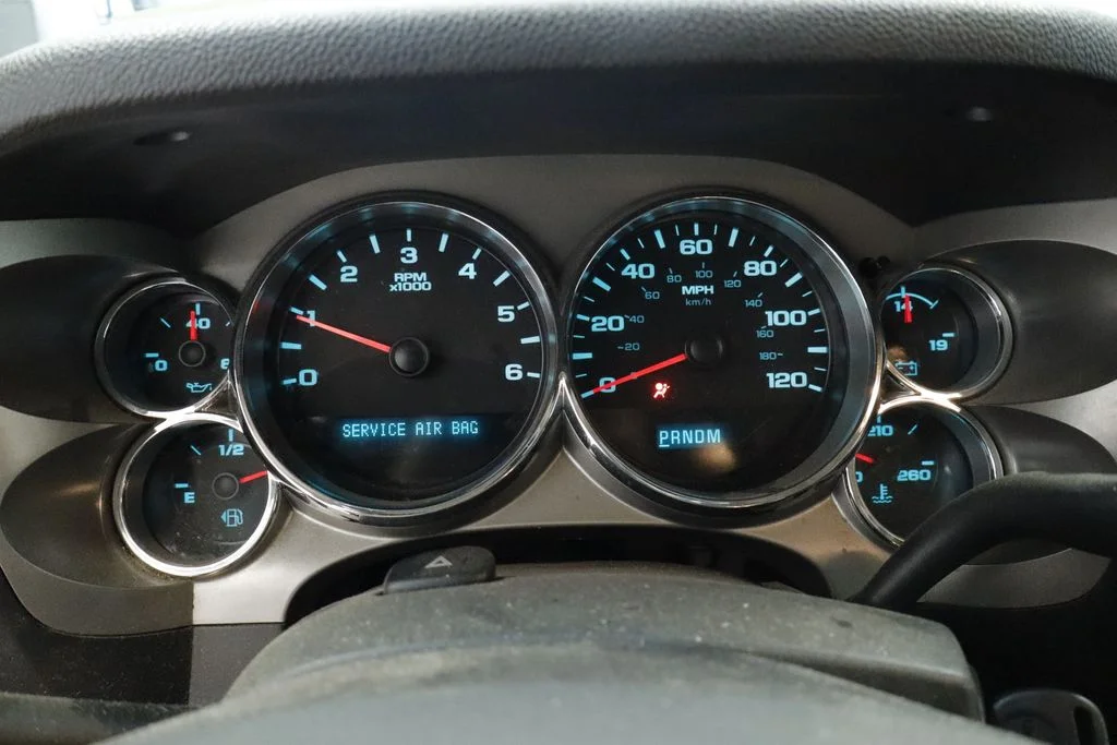 Used 2011 Black GMC SLE image 29