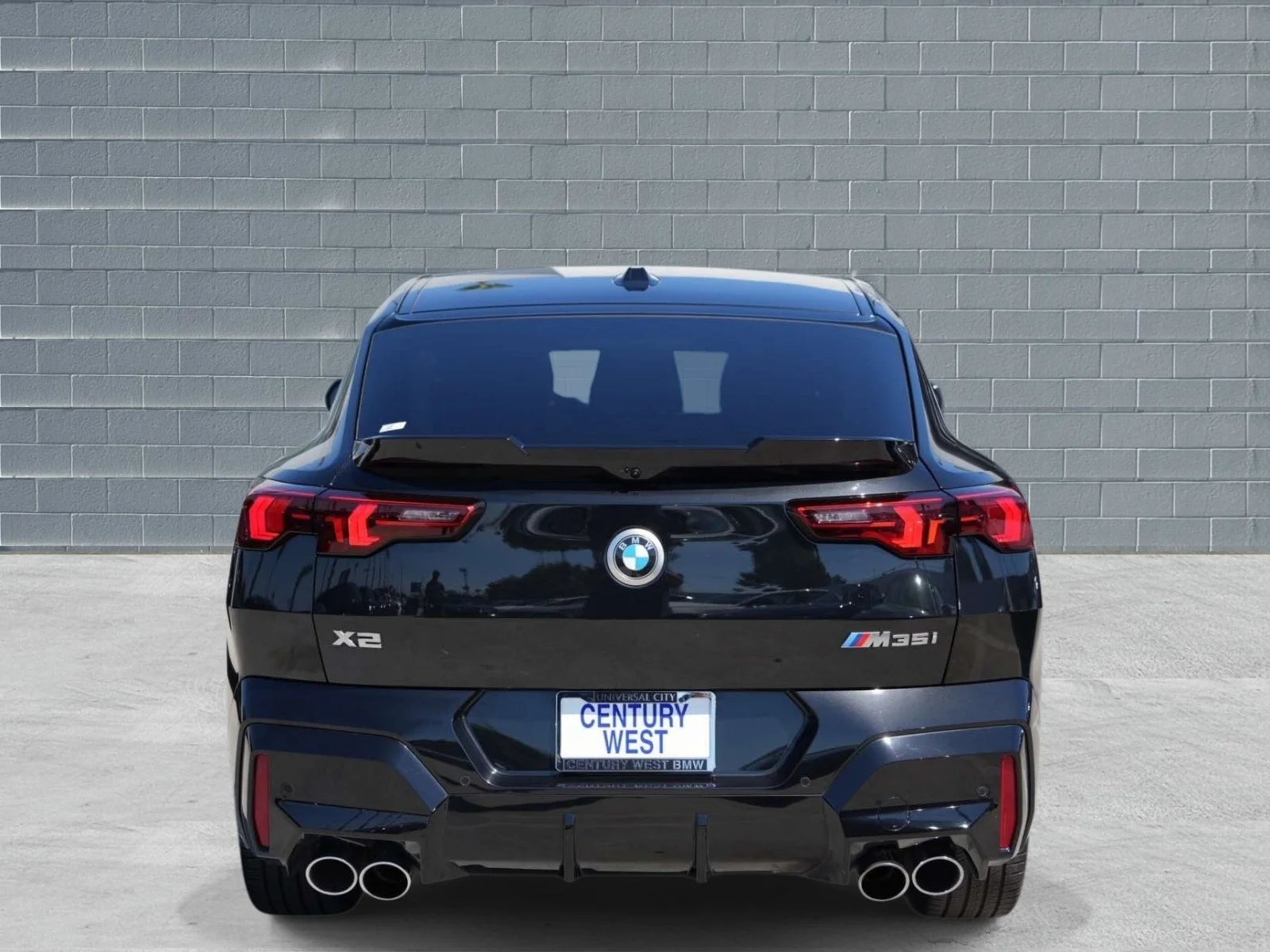 Used 2025 Black Sapphire Metallic BMW M35i Sports Activity Coupe image 4