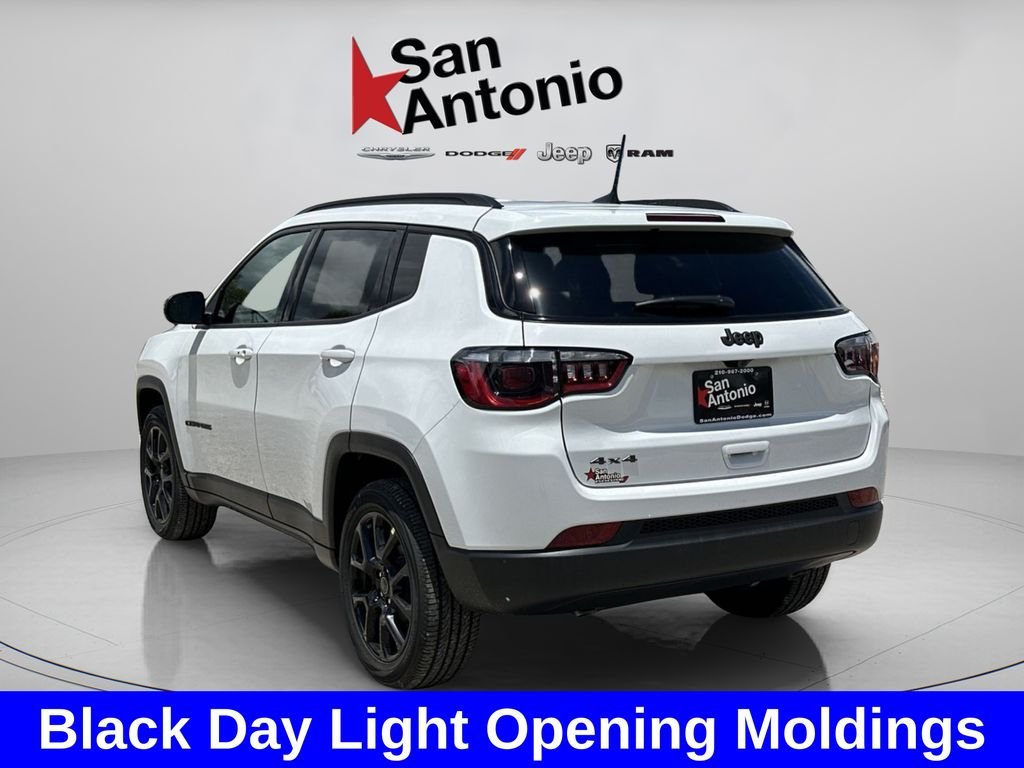 New 2026 Bright White Clear-Coat Exterior Paint Jeep Latitude image 6