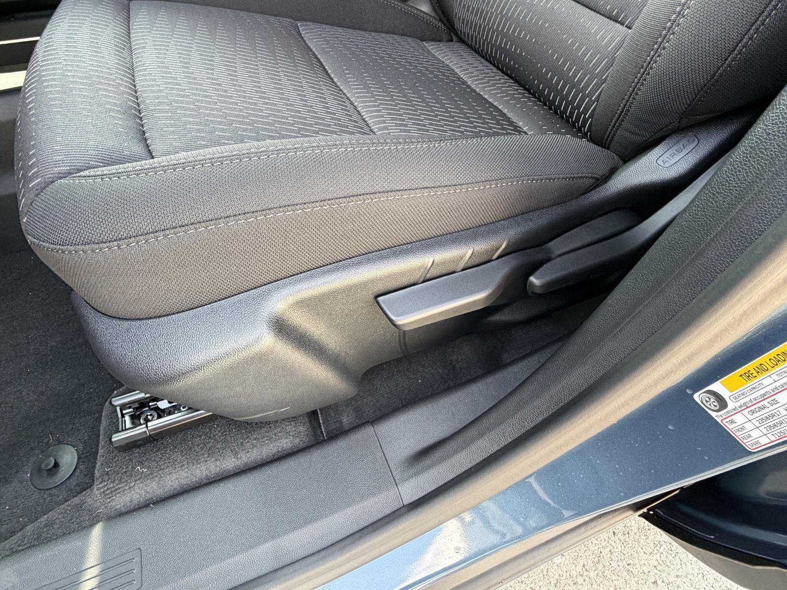 2027 Chevrolet Equinox LT - Photo 7