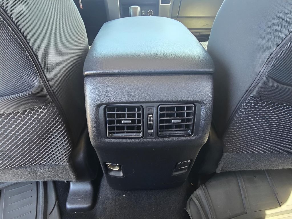 Used 2014 Super White Toyota SR5 image 10