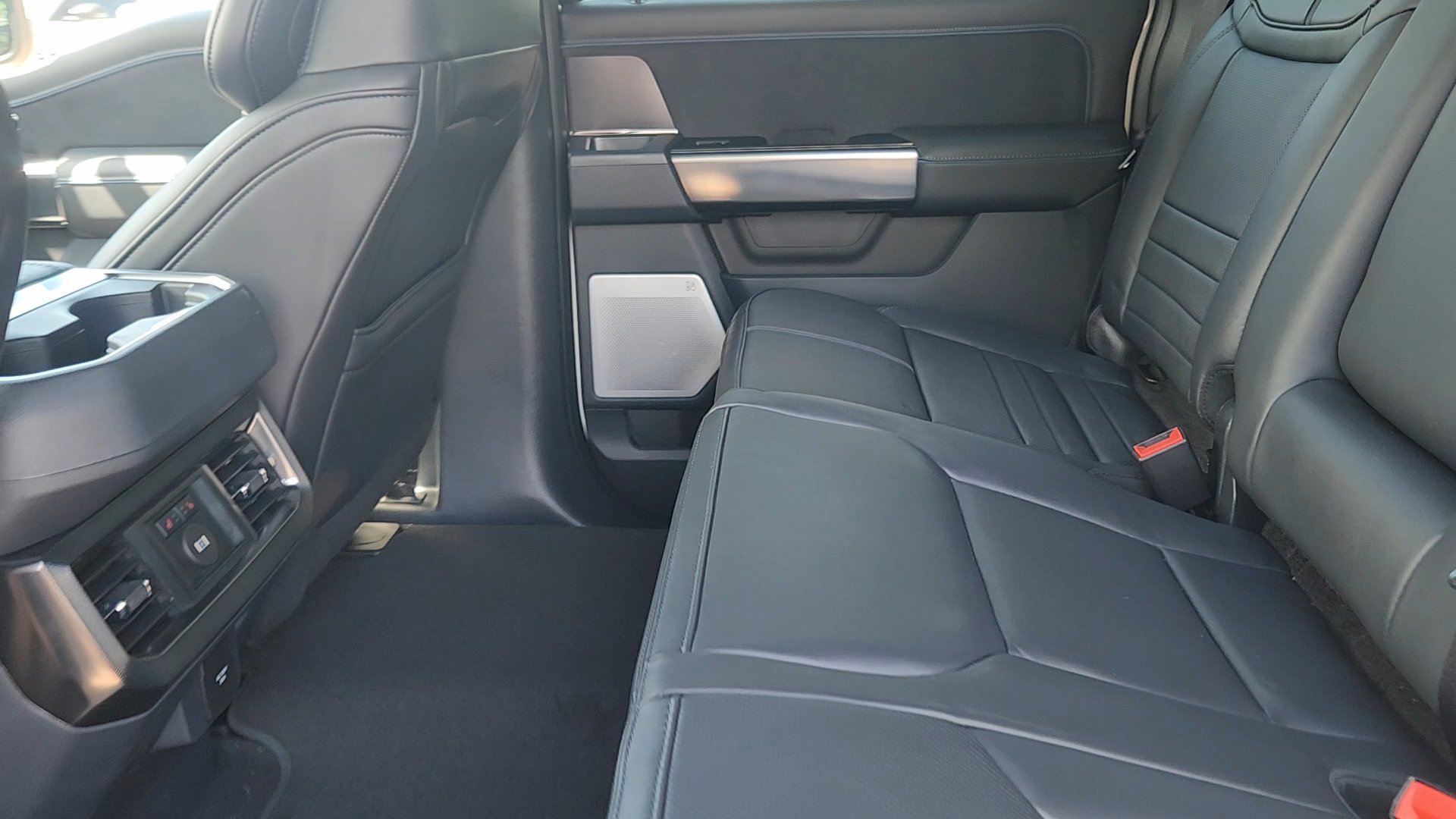 New 2026 Star White Metallic Tri-Coat Ford Platinum image 19