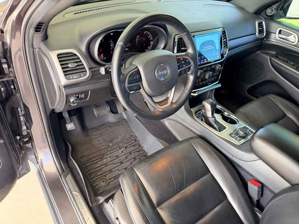 Used 2021 Gray Jeep Limited image 13