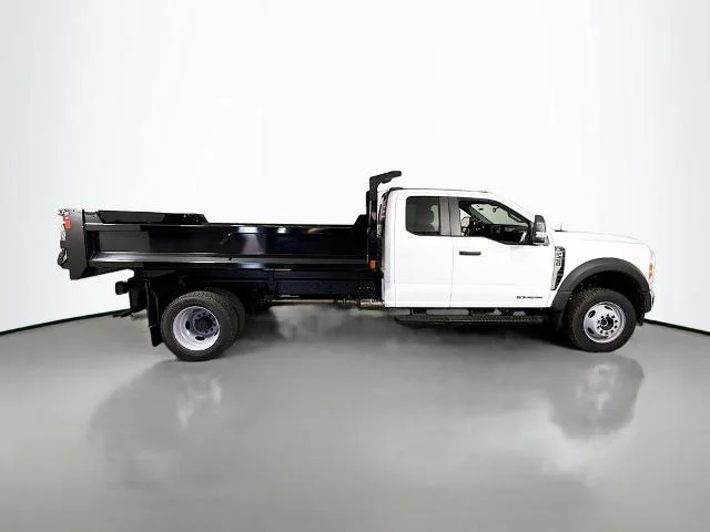New 2025 Oxford White Ford F-450® XL image 39