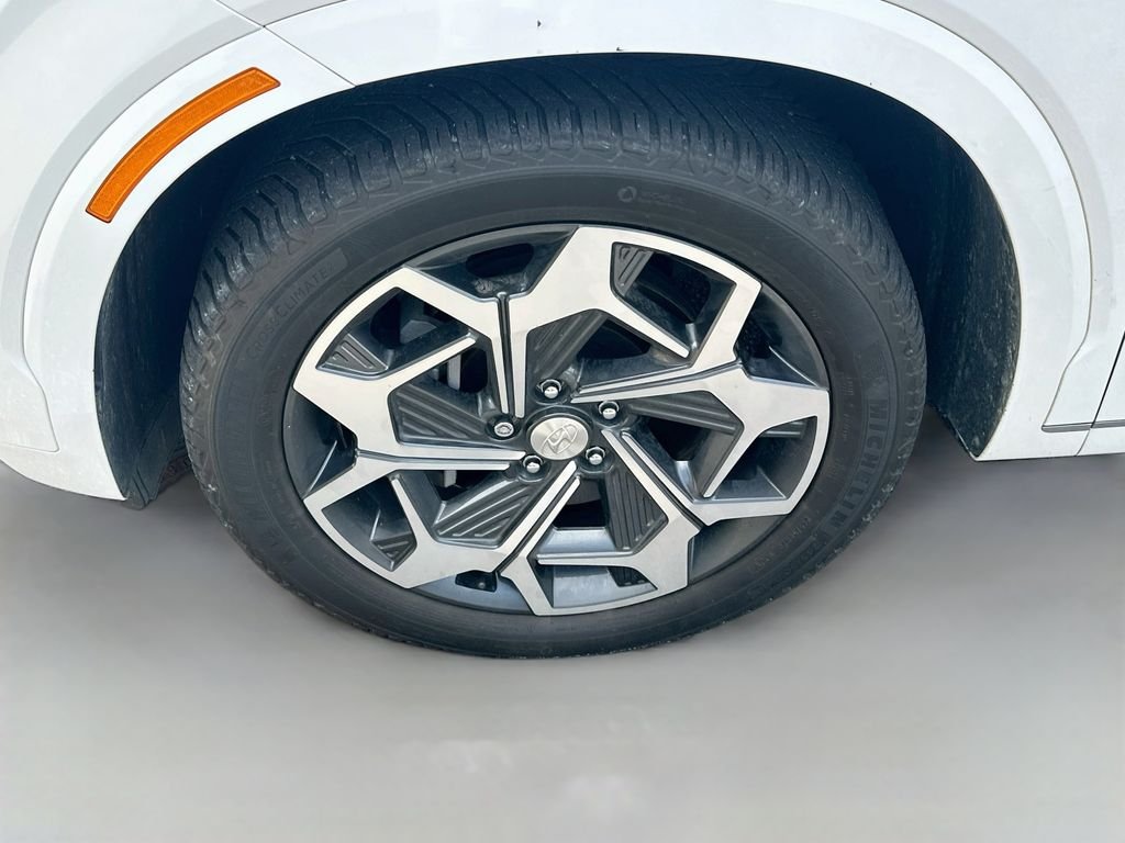 Used 2021 White Hyundai Calligraphy image 33