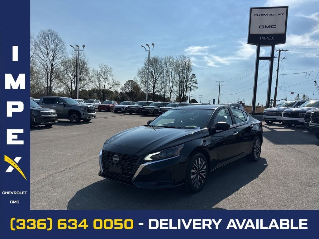 Black 2025 Nissan Altima 2.5 SV FWD Sedan Front-Wheel Drive