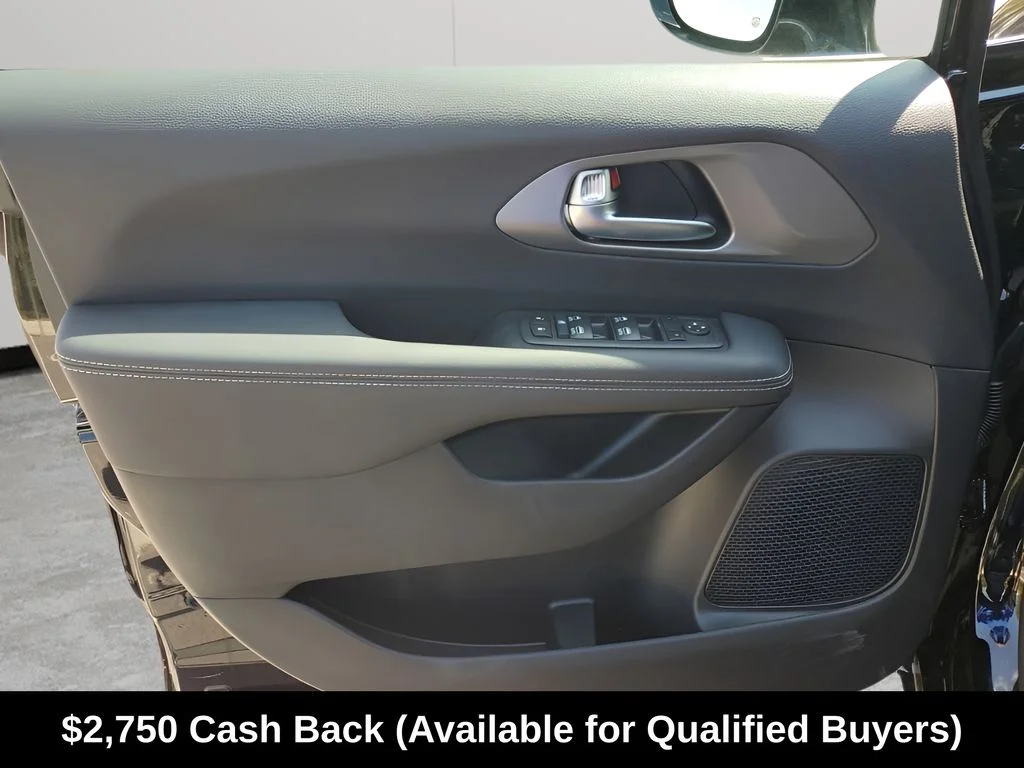 2026 Chrysler Voyager LX - Photo 27