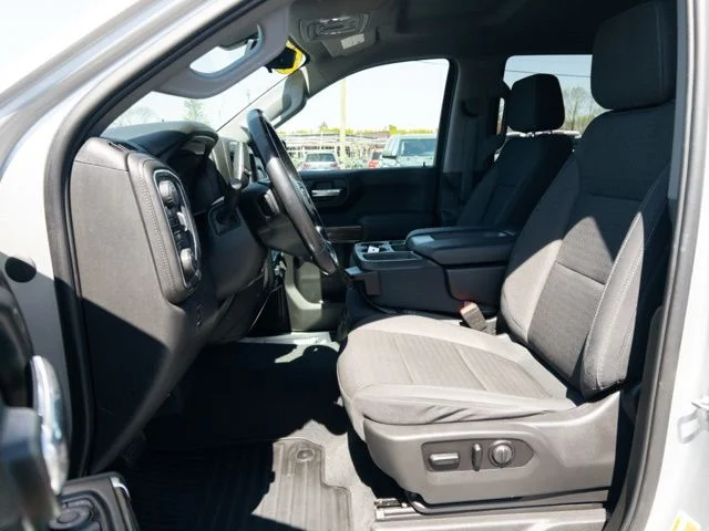 Used 2020 Silver Ice Metallic Chevrolet LT image 27