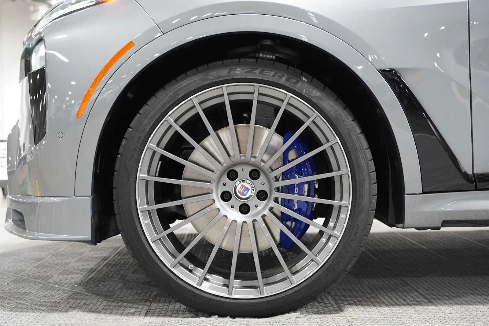 New 2026 Skyscraper Grey Metallic BMW ALPINA XB7 image 7
