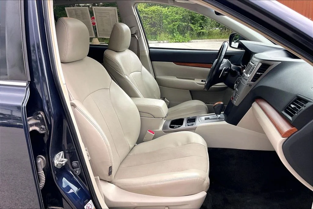 Used 2014 Blue Subaru 2.5i image 6