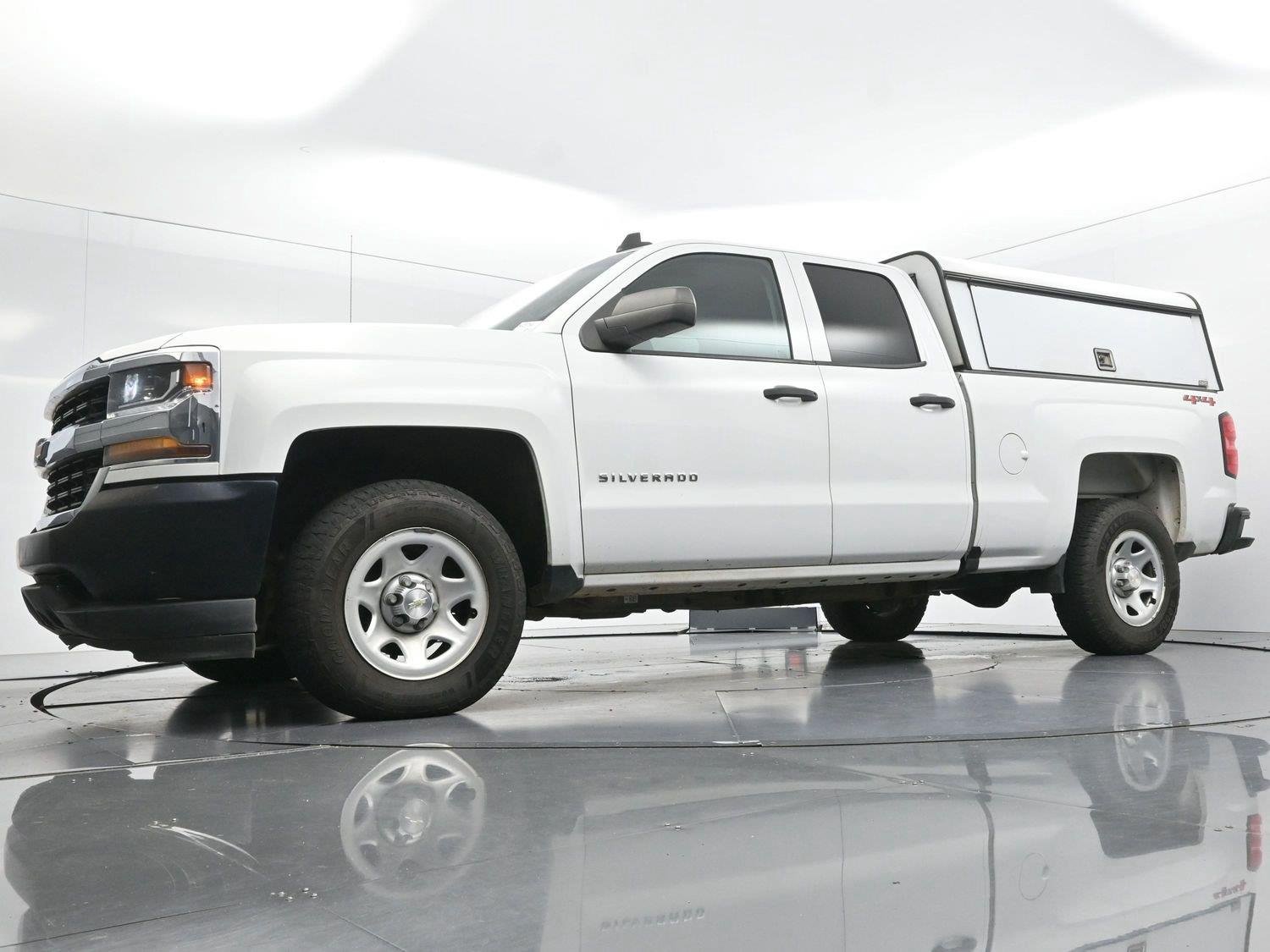 Used 2019 Summit White Chevrolet Work Truck image 40