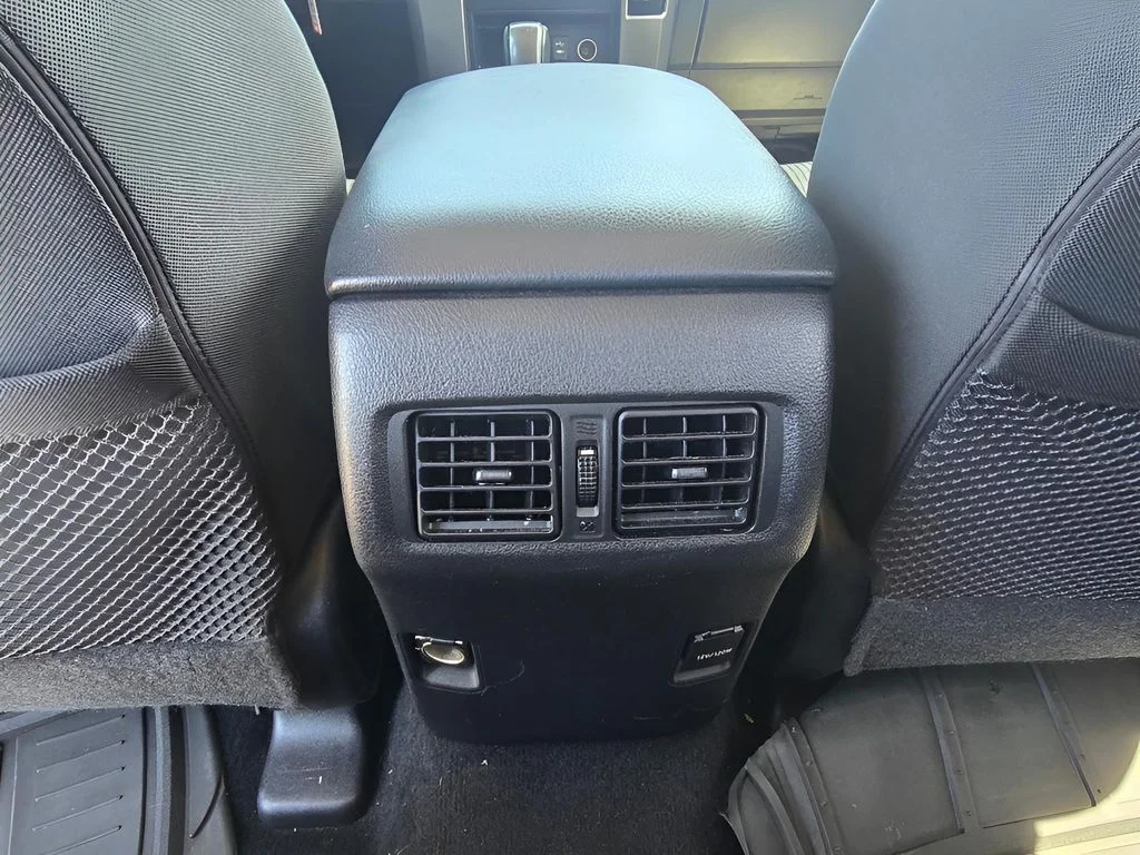 Used 2014 Super White Toyota SR5 image 10