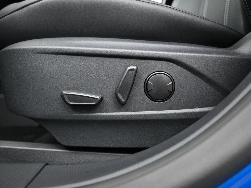 Used 2025 Blue Ford Select image 11