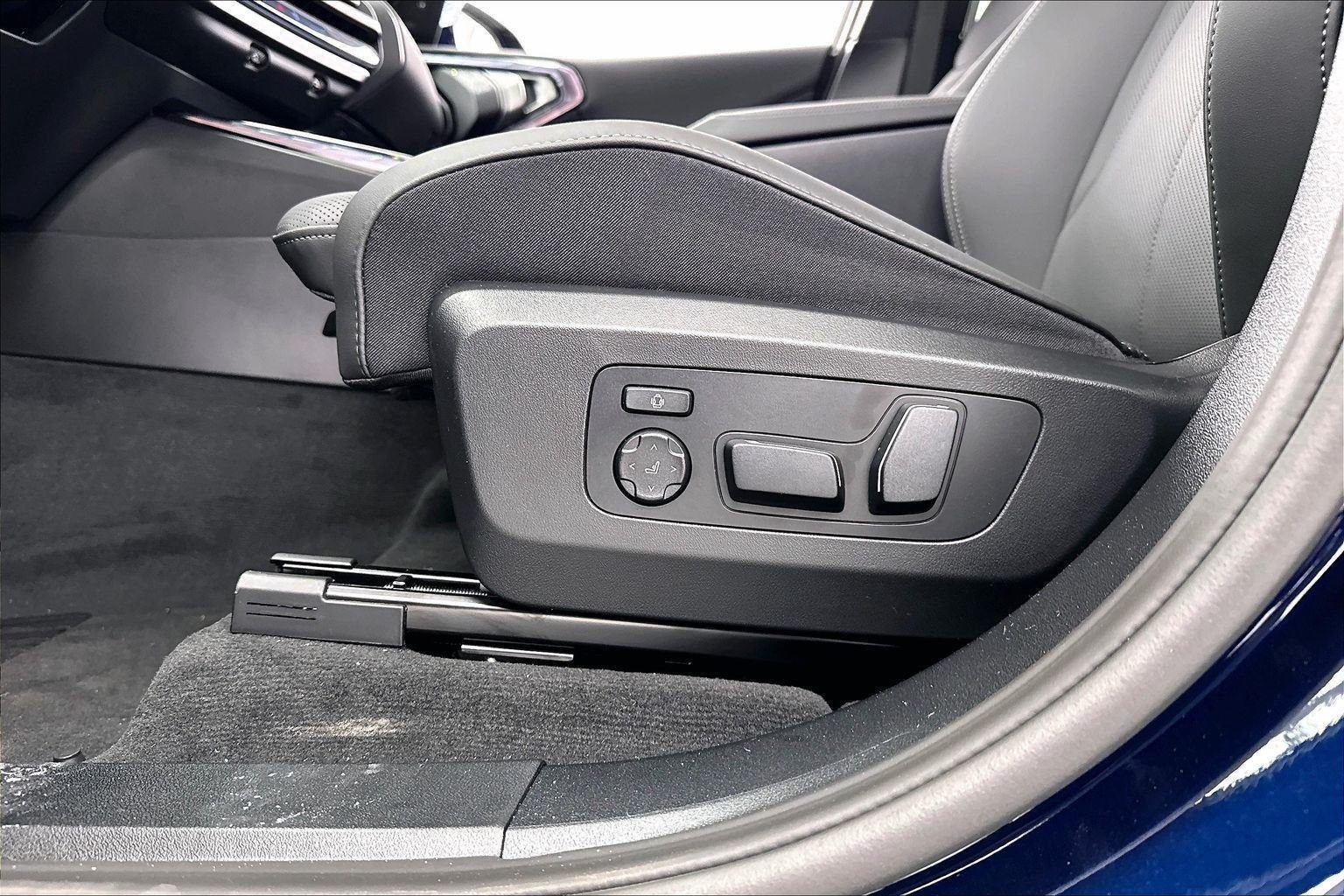 New 2026 Tanzanite Blue II Metallic BMW 30 xDrive image 26