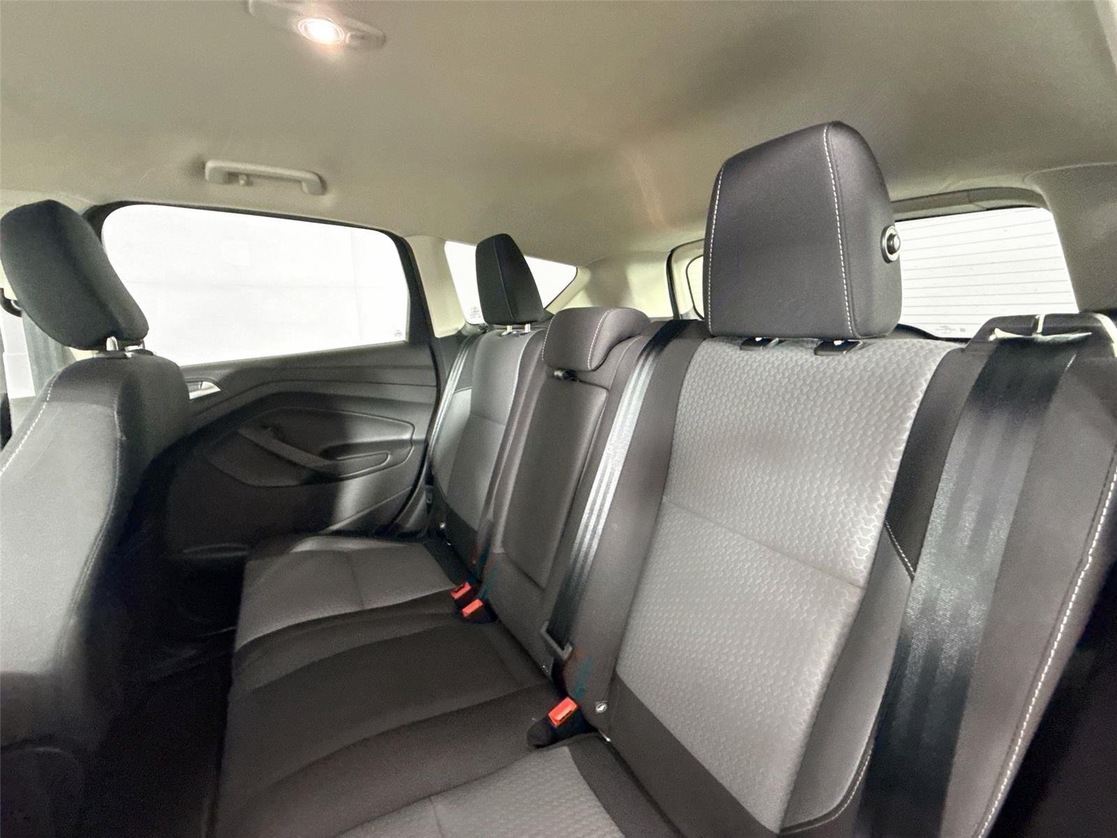 Used 2018 Ingot Silver Ford SE image 27