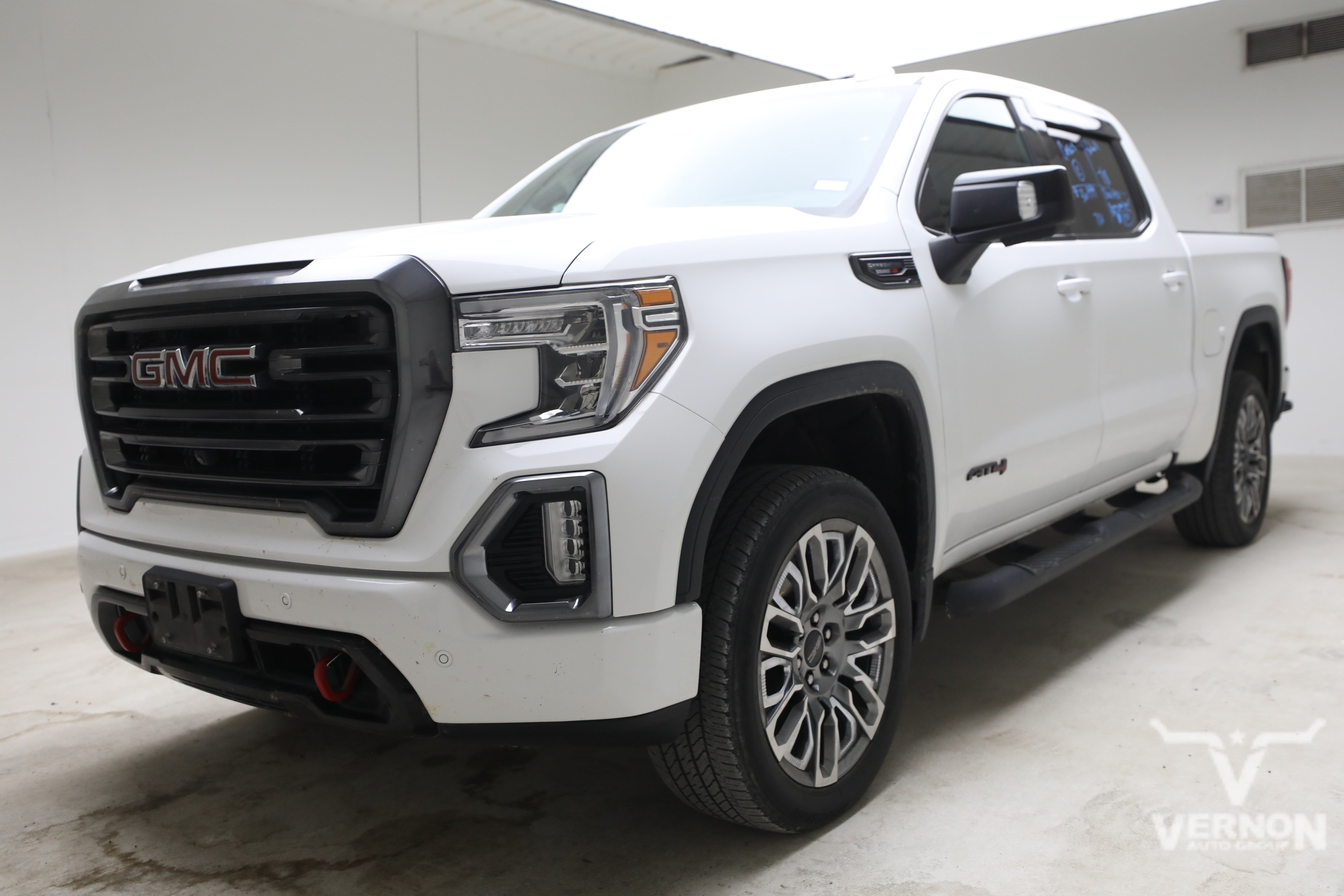 Used 2021 Summit White GMC Y image 1