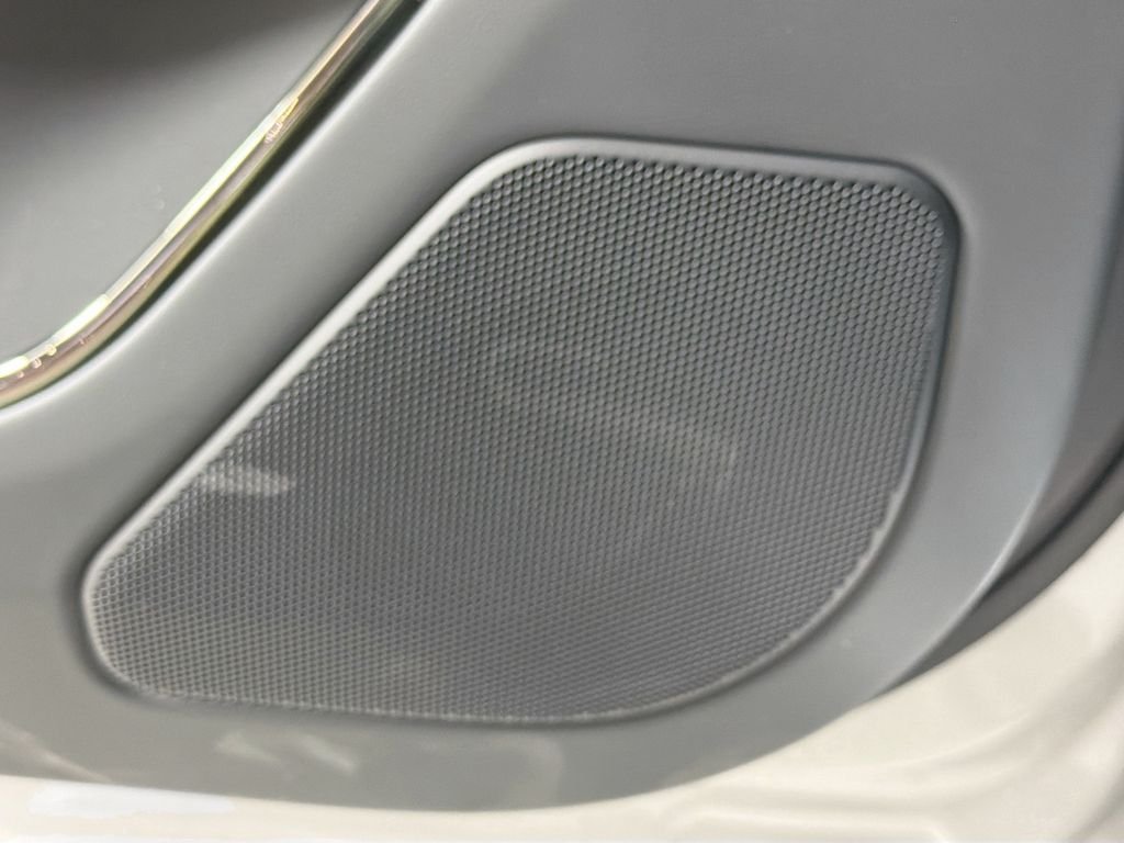 New 2026 Borasco Grey Metallic Land Rover Dynamic SE image 19