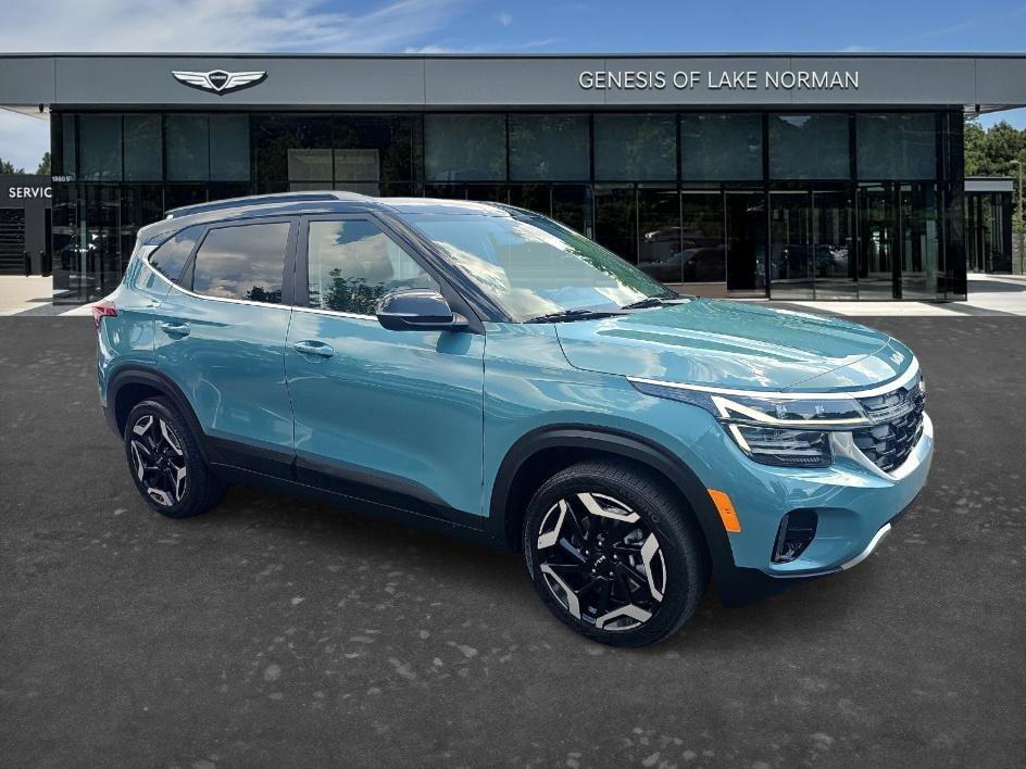 Used 2024 Pluton Blue/Black Roof Kia SX AWD image 3