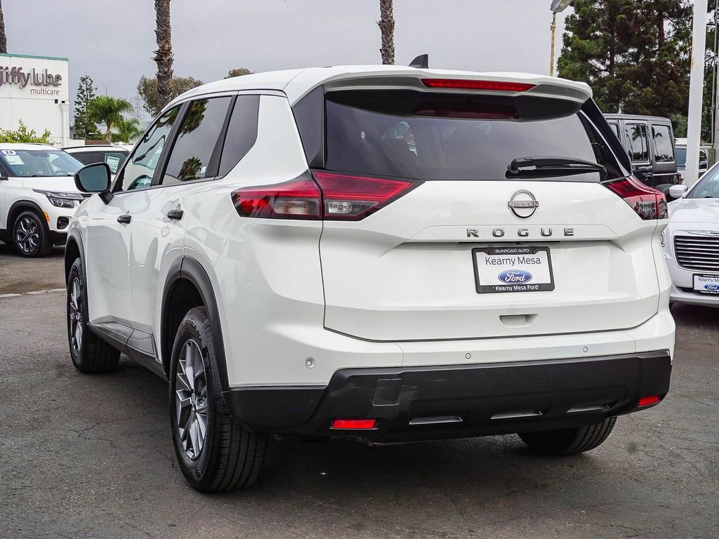 Used 2024 White Nissan S image 5
