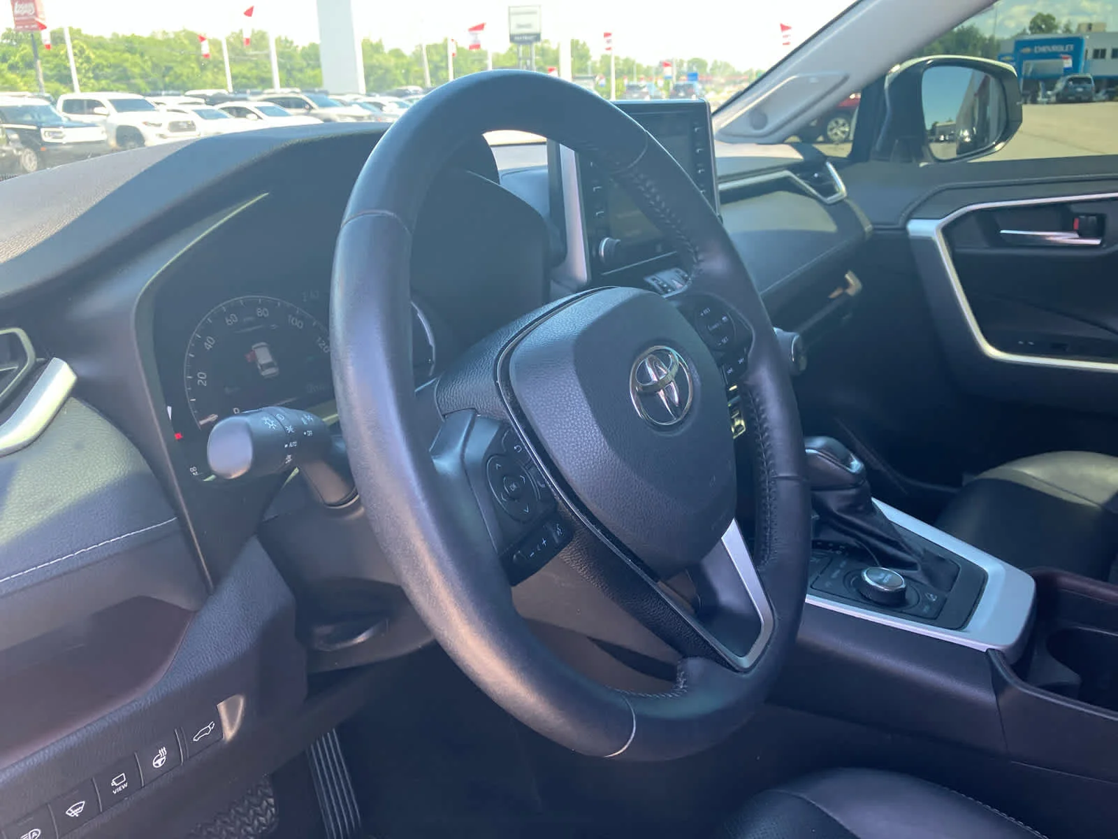 Used 2019 Blizzard Pearl Toyota Limited image 9